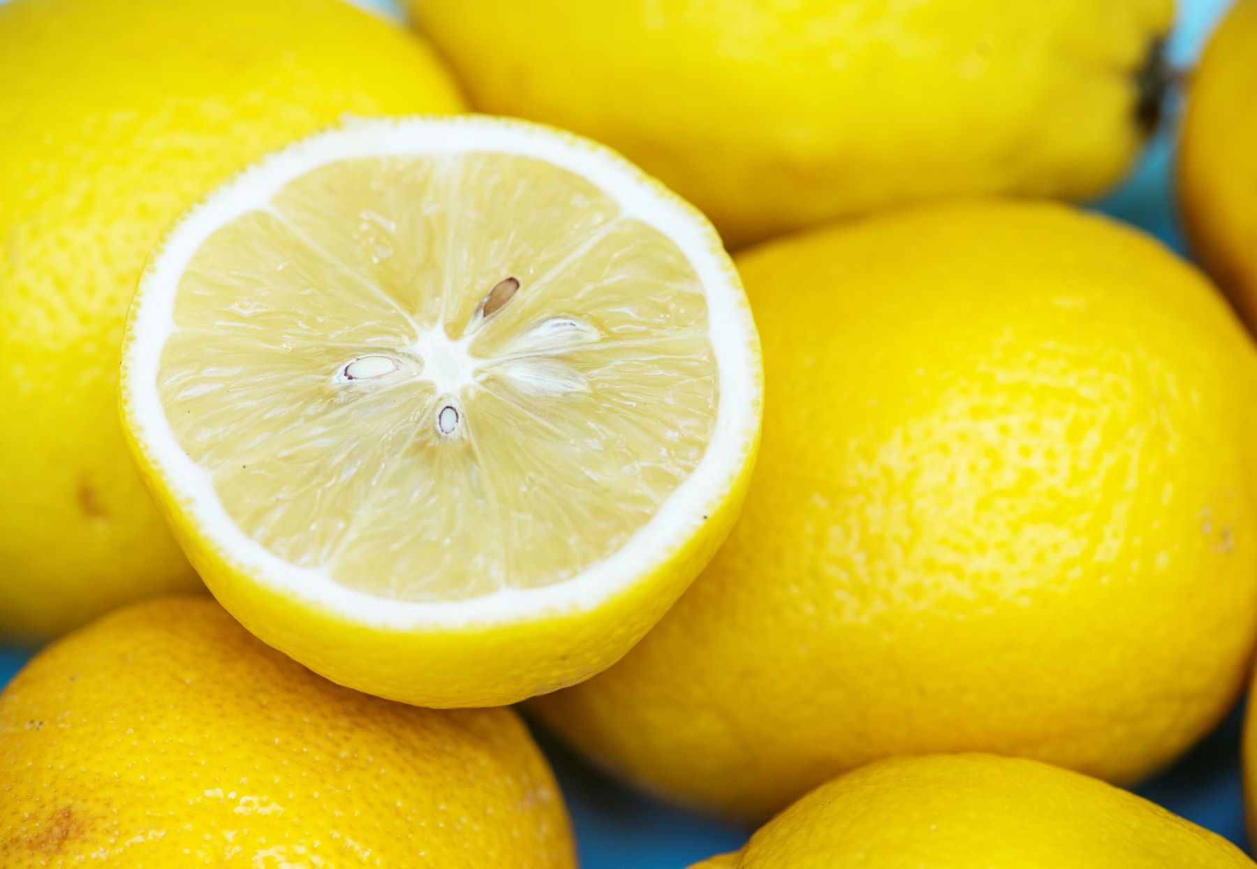 cara menghilangkan milia di wajah dengan lemon