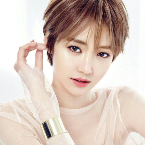 model rambut pendek 2020 ala wanita korea: pixie haircut