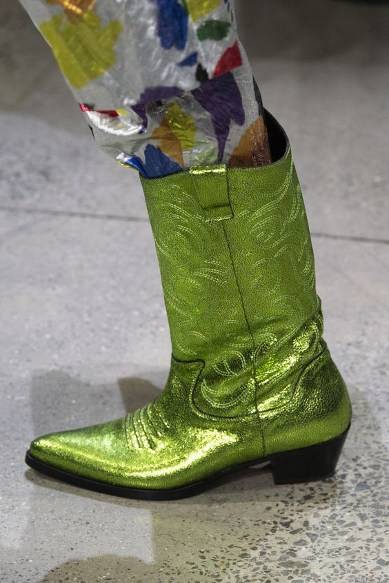 sepatu wanita koleksi terkini: colorful boots