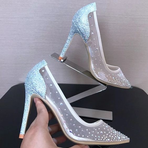 sepatu wanita koleksi terkini: crystal heels